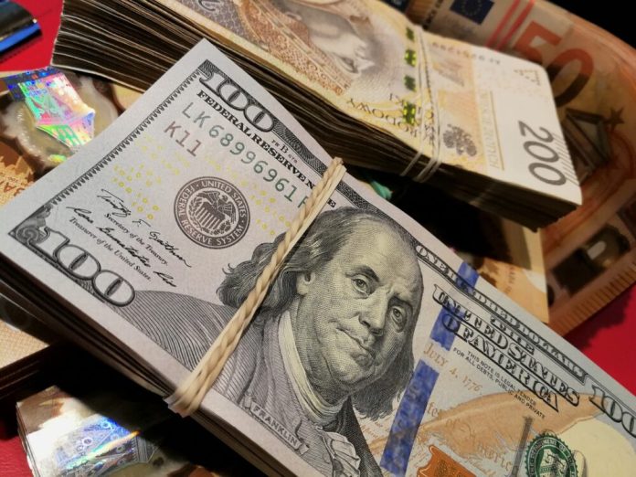 Київські правоохоронці затримали шахраїв, що «продавали» посаду в НААН України
