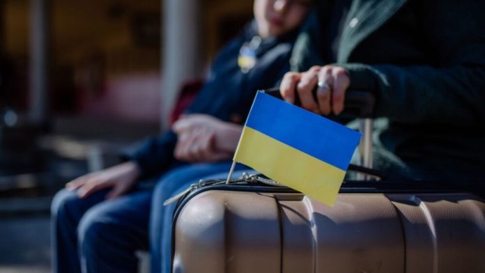 Євросоюз хоче допомогти українцям “усвідомлено” повернутися додому після війни, а поки планує подовжити захист до 2027 року