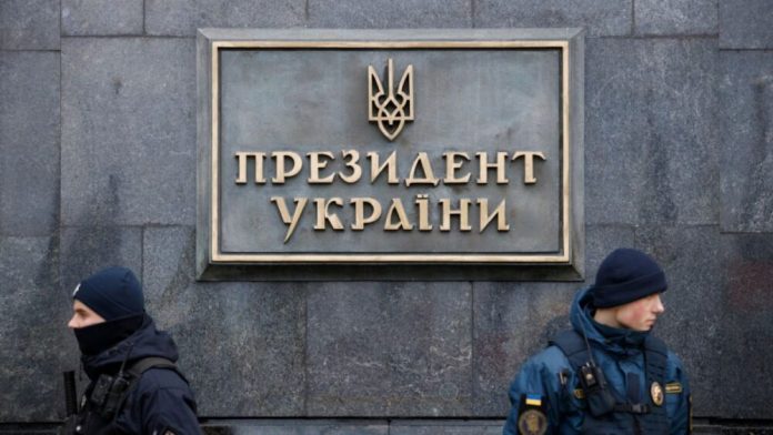 На Банковій вирішують долю Сирського: кого бачать замість нього На Банковій вирішують долю Сирського: кого бачать замість нього