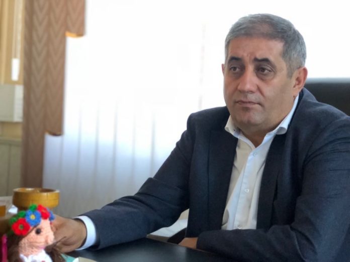 Три розкішні авто під час війни: родина депутата Черкаської облради опинилася в центрі уваги