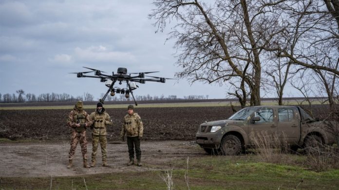 Нові українські дрони-вампіри полюють на російських загарбників