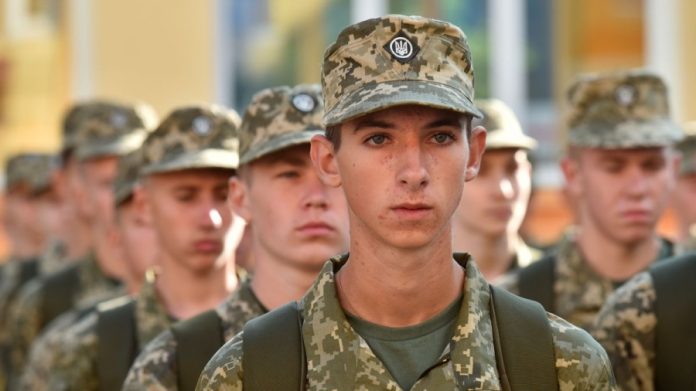 В Україні продовжують активно обговорювати тему зниження віку мобілізації