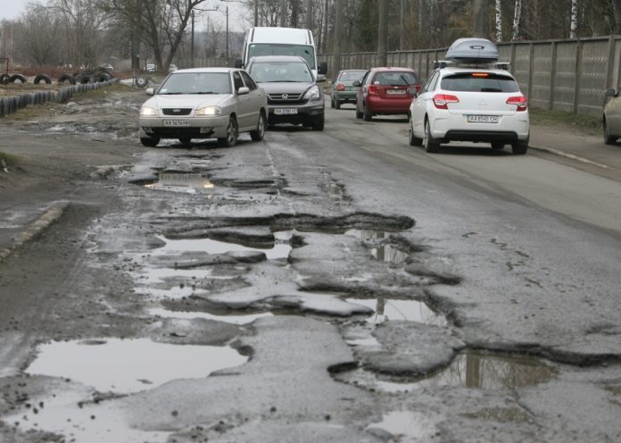 Ексдиректора “Агентства місцевих доріг Полтавщини” Олексія Басана підозрюють у корупції