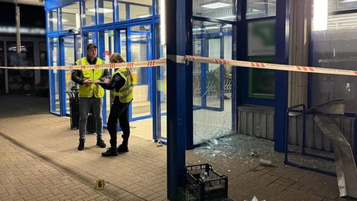 У Житомирі невідомий чоловік підірвав гранату біля супермаркету