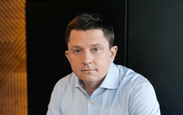 Мінус один нардеп: Олесь Довгий іде з політики та складає мандат