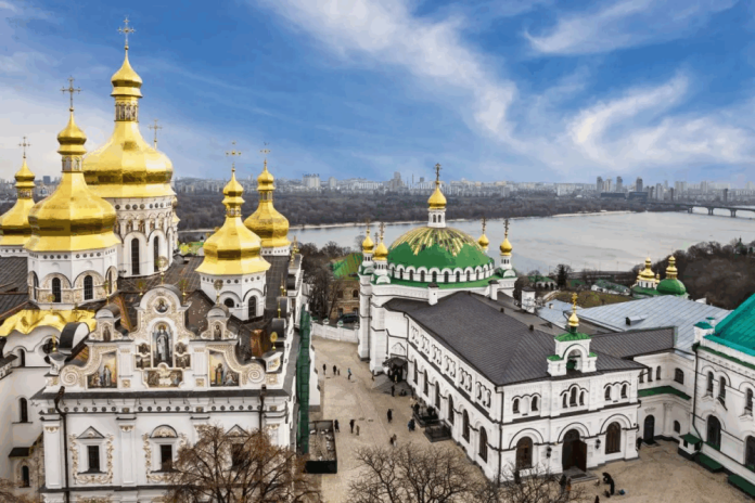 Яке сьогодні свято: традиції, прикмети, заборони дня