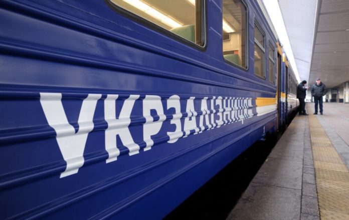 Обстріл залізниці в Кіровоградській області: понад 30 поїздів затримуються