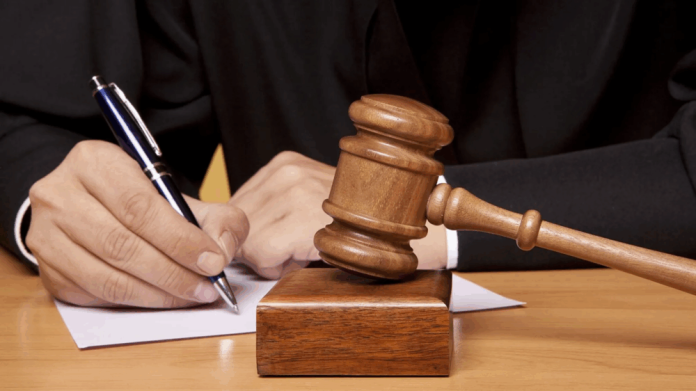 Родина львівських суддів користується незадекларованим майном
