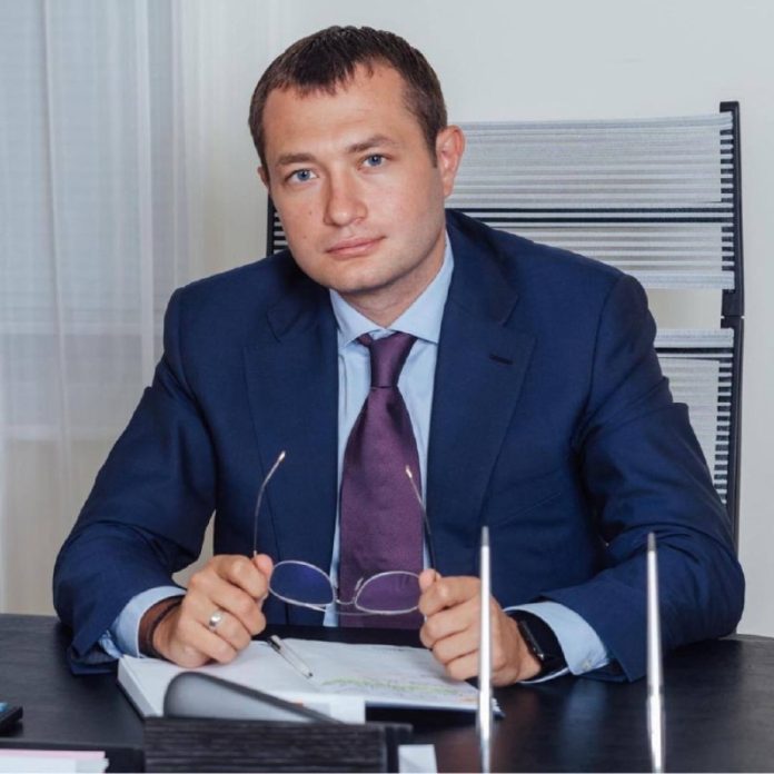 Статки екскерівника інституту судових експертиз: майно та доходи, що не співпадають