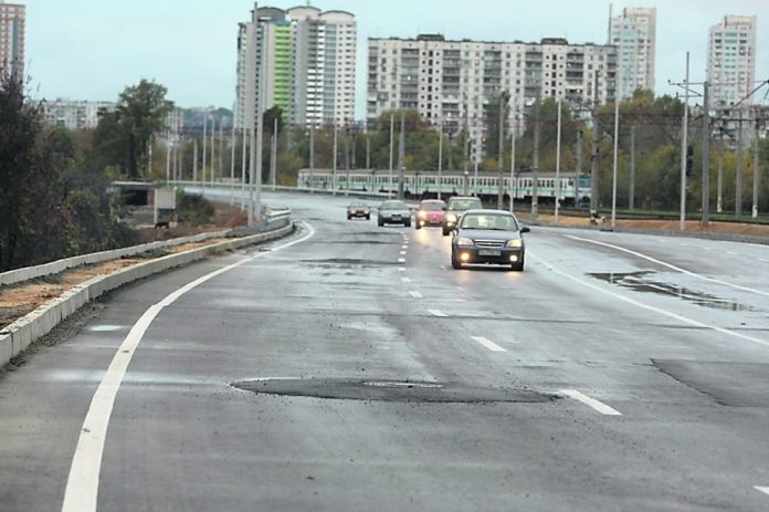 Капітальний ремонт Харківського шосе: важливий крок чи небезпечний ризик для бюджету?