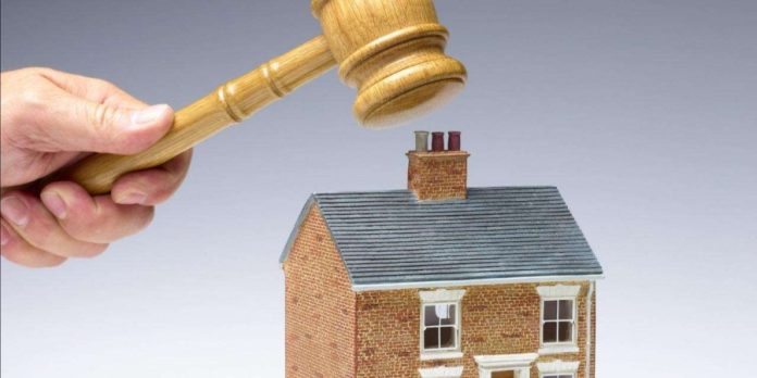 Арешт майна, вилученого під час обшуків у справах афери з металобрухтом