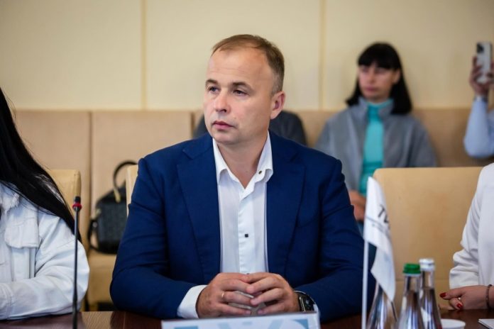 Роман Греба: розкішне життя на зарплату чиновника