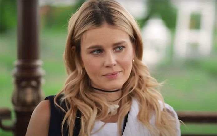 Передноворічна фотосесія Катерини Кузнецової задала зимовий настрій