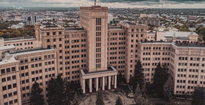 Терміновий ремонт пам’ятки архітектури: навколо договору Харківського університету виник суспільний резонанс