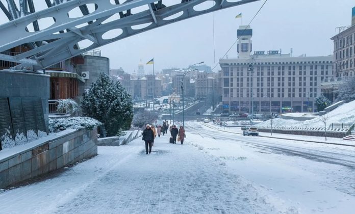 Зміна погодних умов в Україні 26 грудня: від морози до снігу і похмурого неба