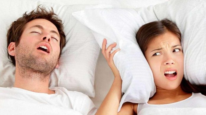 Чому хропіння не завжди заважає спати: Наукове пояснення
