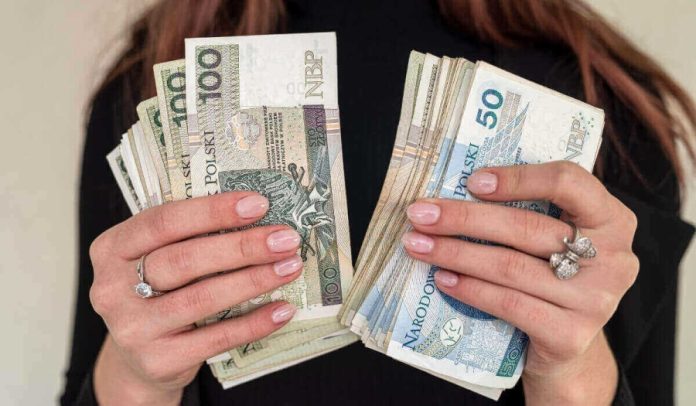 Зміни у програмі соціальної допомоги 800 Plus для українців у Польщі