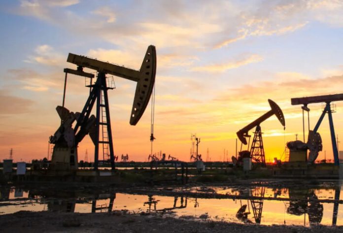 Ціни на нафту впали після оголошення Ірану про відкриття Ормузької протоки