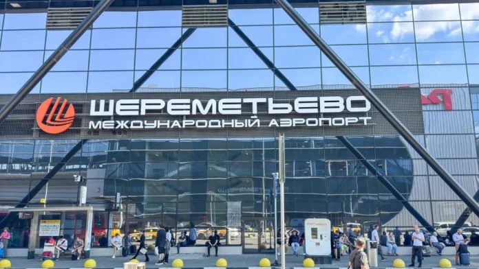 Атака безпілотників призвела до порушень у роботі російських аеропортів