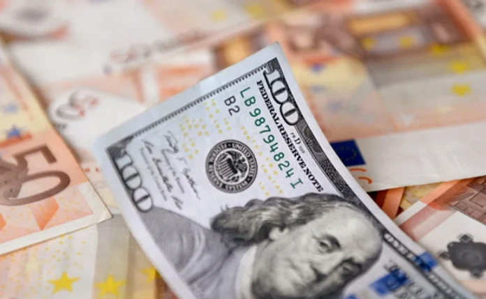 Долар наближається до психологічної позначки у 45 гривень: українці занепокоєні